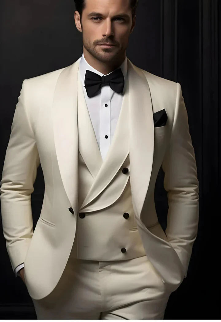 Elegant Ivory 3-Piece Suit/Tailored Fit