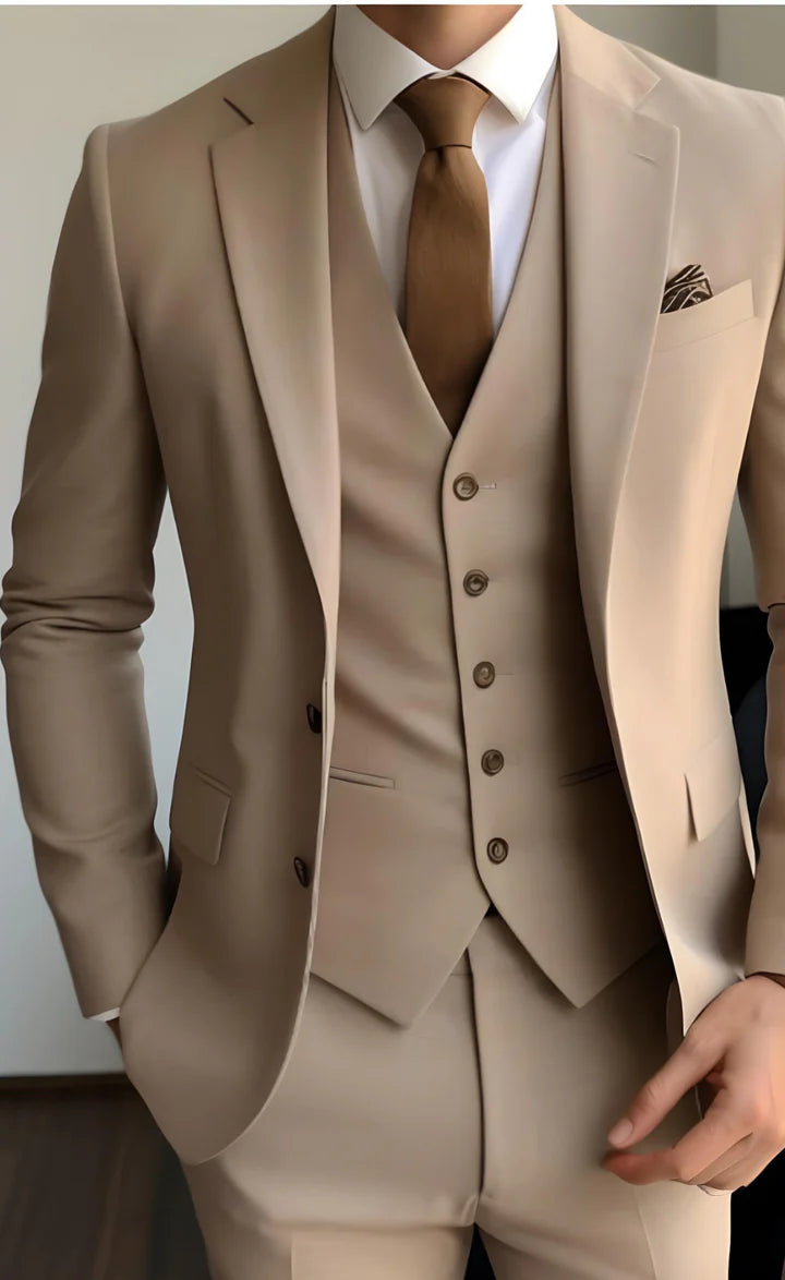 Elegant Beige 3-Piece Suit/Tailored Fit