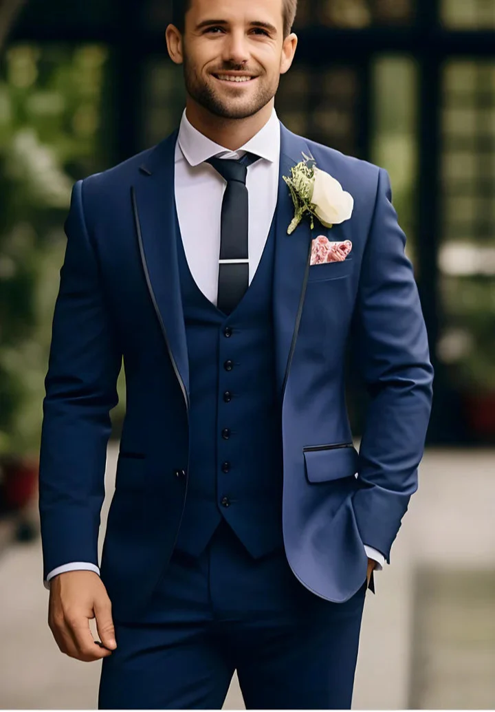 Elegant Dark Blue 3-Piece Suit/Tailored Fit