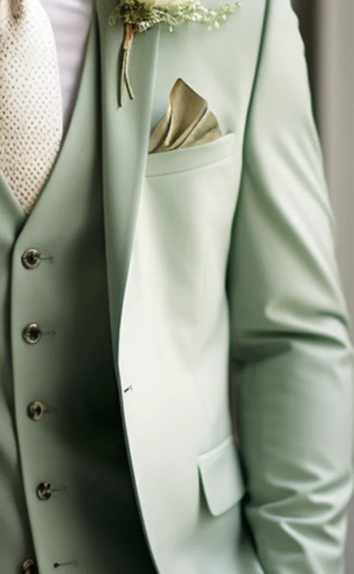 Elegant Sage Green 3-Piece Suit/Tailored Fit