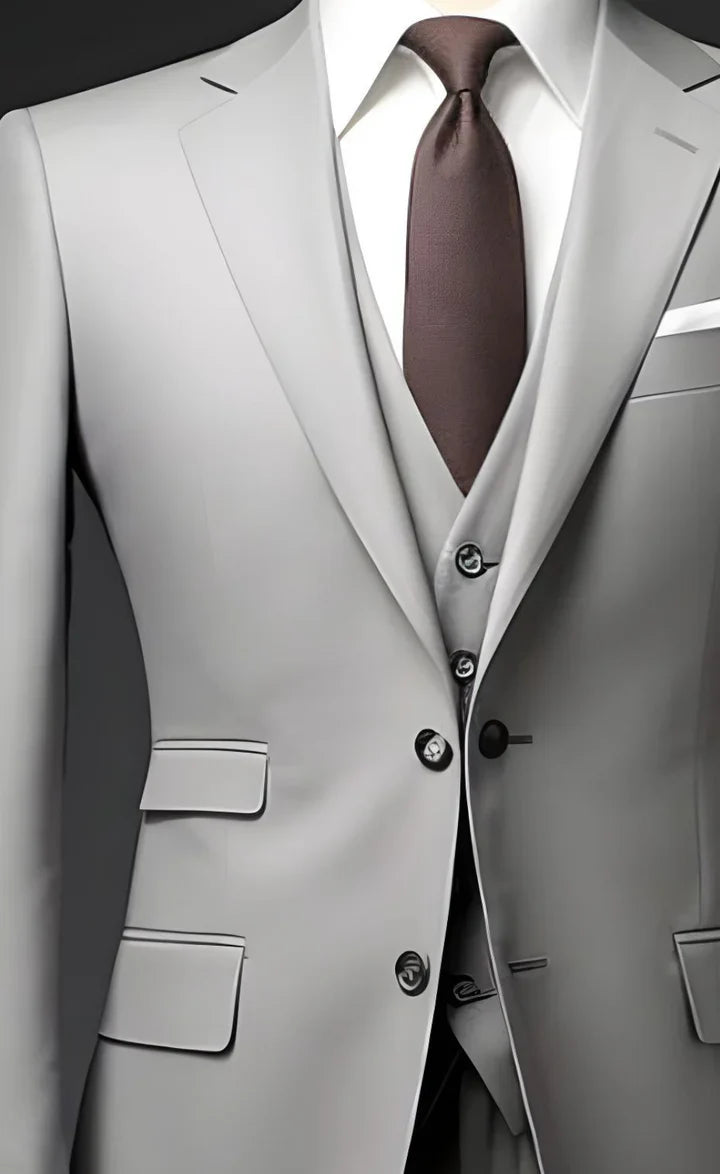 Elegant Light Grey 3-Piece Suit/Tailored Fit