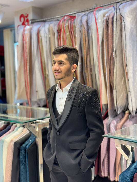 Handcrafted Embroidery 3ps Suit with Manwork Detailing – Premium Italian Fabric & Impeccable Finish