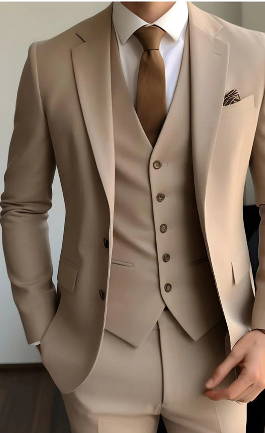 Elegant Beige 3-Piece Suit/Tailored Fit