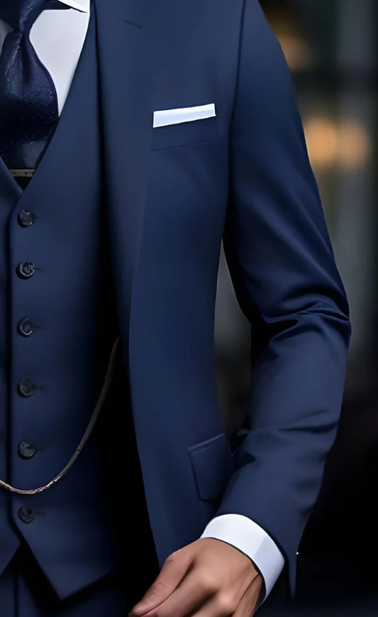 Elegant Navy Blue 3-Piece Suit/Tailored Fit