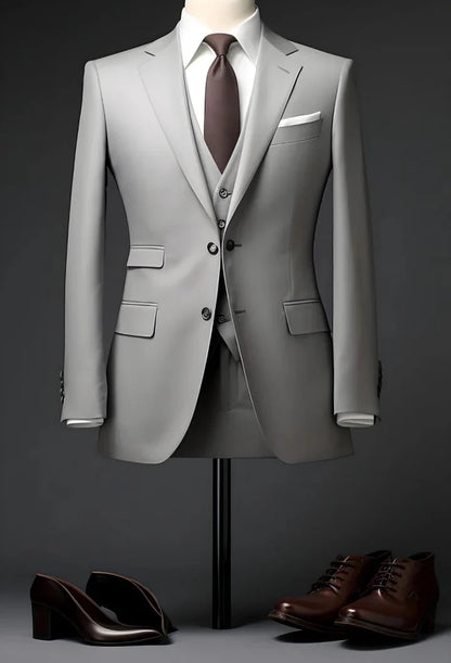 Elegant Light Grey 3-Piece Suit/Tailored Fit