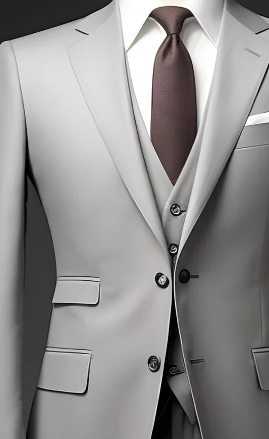Elegant Light Grey 3-Piece Suit/Tailored Fit